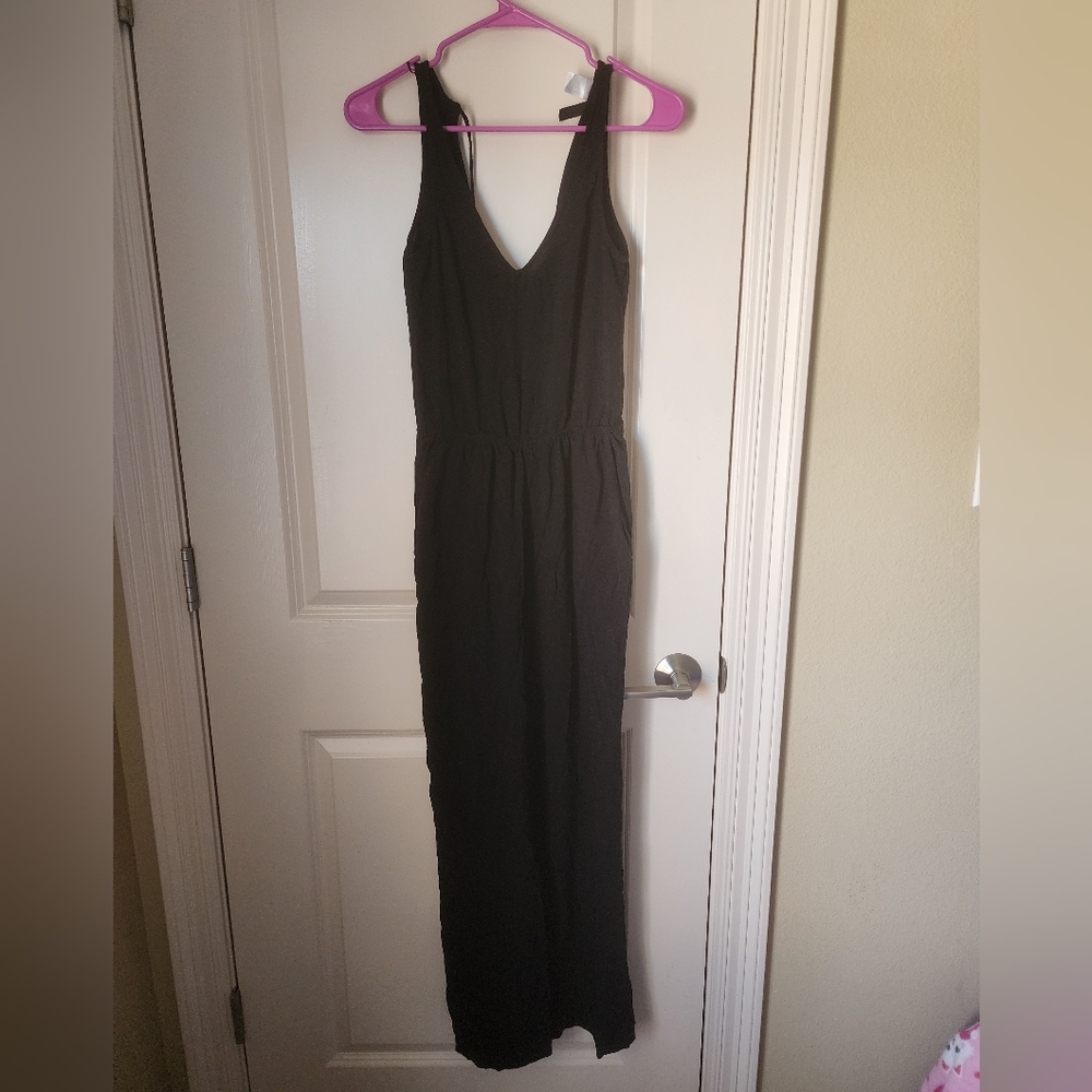 H&M Black Sleeveless Jumpsuit